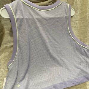 LULULEMON REVERSIBLE TOP SIZE XL NWT